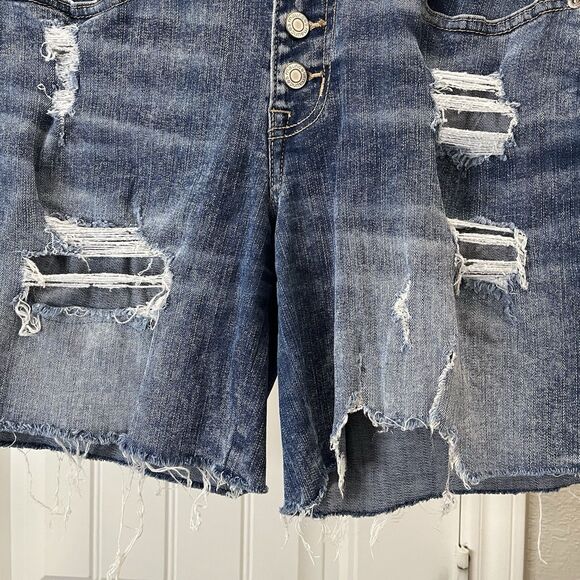 Maurices Mid Rise Cut Off Distressed Exposed Button Fly Bermuda Jean Shorts Sz 6 - Picture 3 of 10